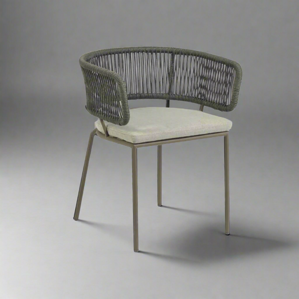 كرسي مطاعم وكافيهات من الحديد المشدود بأحبال رمادية مع قماش ووتر بروف مقاوم للعوامل الجوية