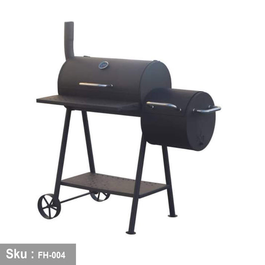 Grand Family Charcoal Grill - Perfect for outdoor family gatherings