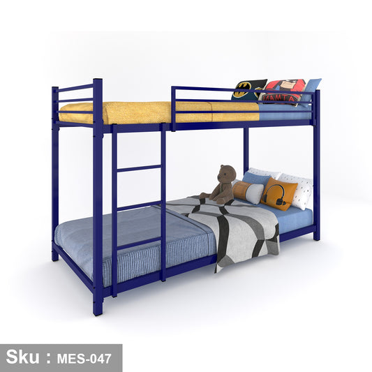سرير بدورين معدني أزرق