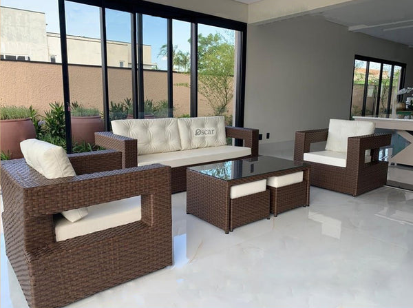 VIP rattan family set accommodates 7 people.