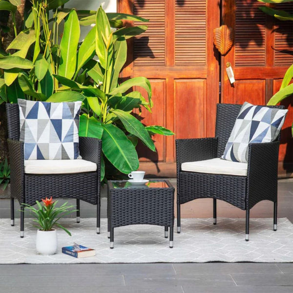 Rattan studio set, 2 chairs and a table