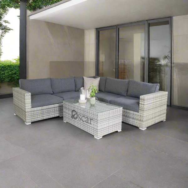 VIP corner can accommodate 5 people