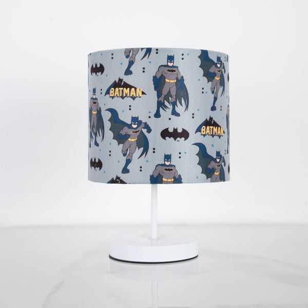 أباجورة استاند معدنية باللون الأبيض موديل WDD-048 – تصميم أنيق بلمسة فاخرة من أوسكار فرنتشر